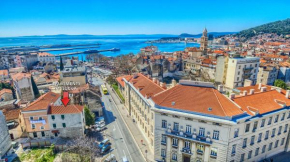St.Lucija, Split